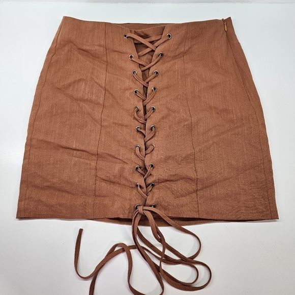 NEW Miss Lola Reddish Brown Lace-Up Tie Front Sexy Mini Skirt Medium - Picture 2 of 7